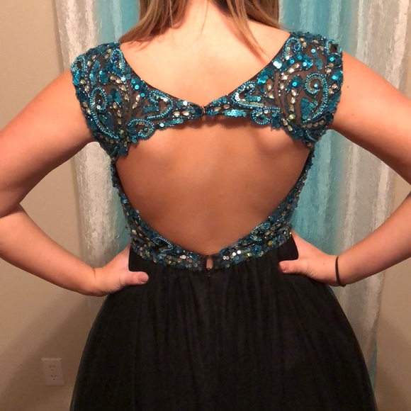 PROM DRESS - Picture 4 of 5